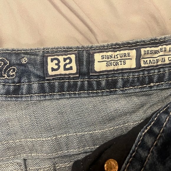 COPY - Miss Me Signature shorts - Picture 4 of 8